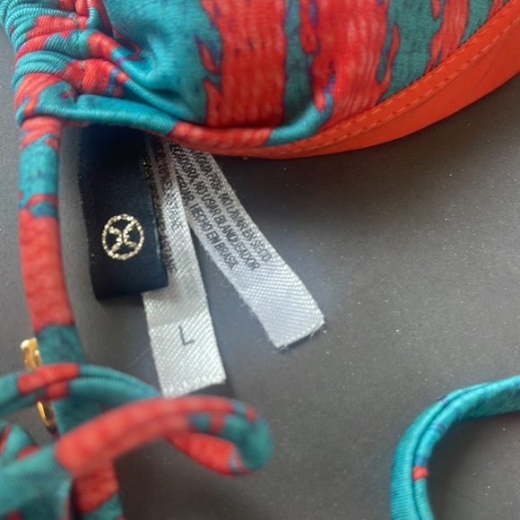 VIX string bikini bathing suit with teal/pink print and gold hardware - Picture 5 of 7